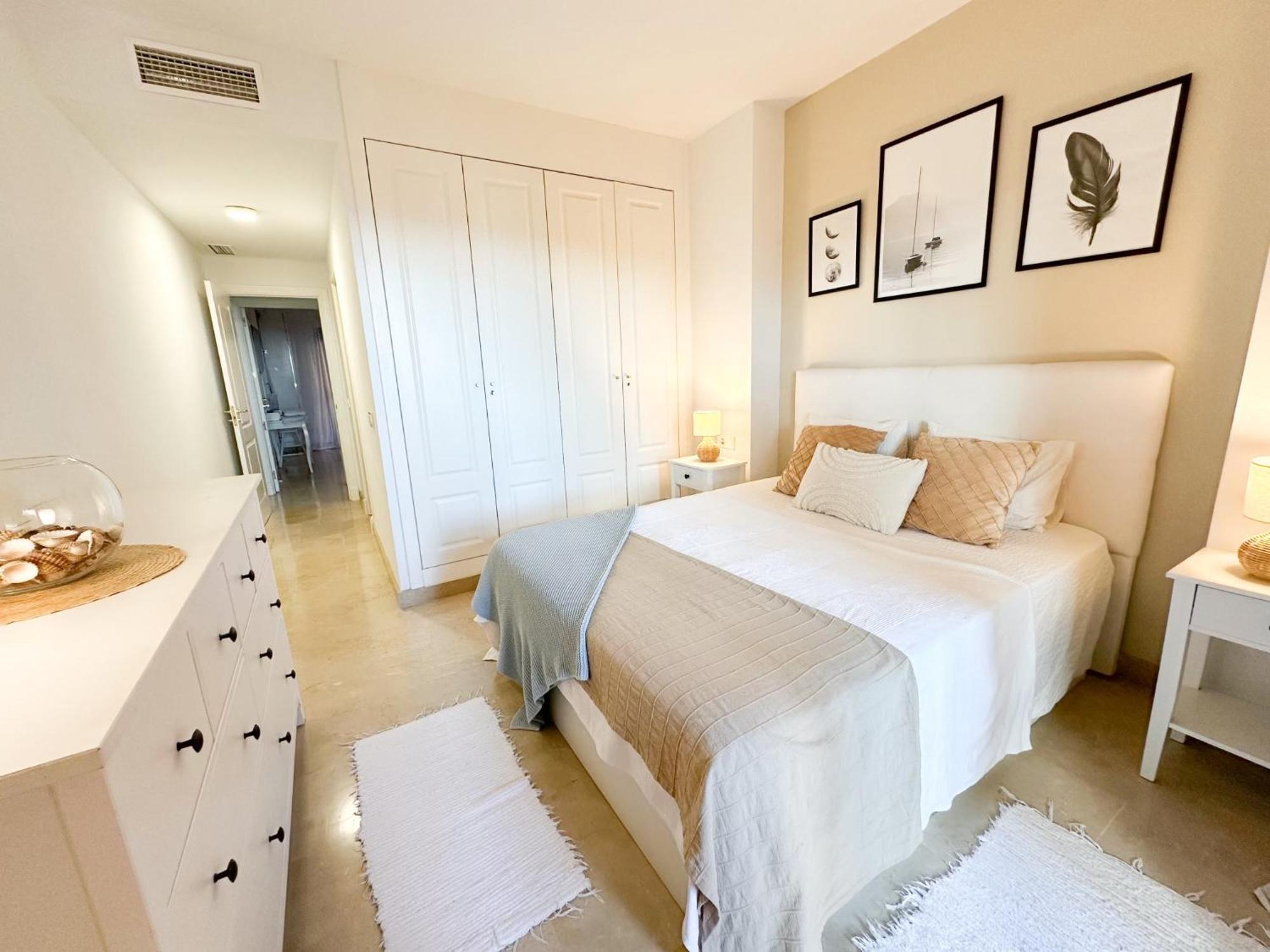 Hola! Apartments At Coto Real 마닐바 외부 사진